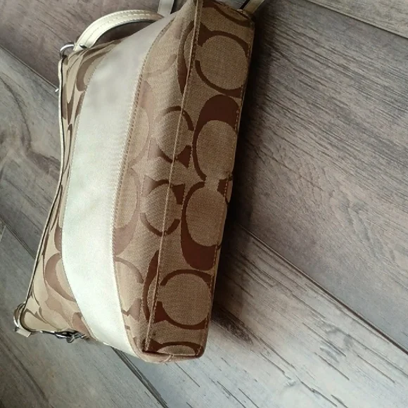 Coach Beige and White Crossbody Bag - Picture 8 of 16